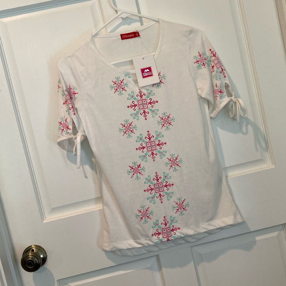 NWT Mentor top with stud accents